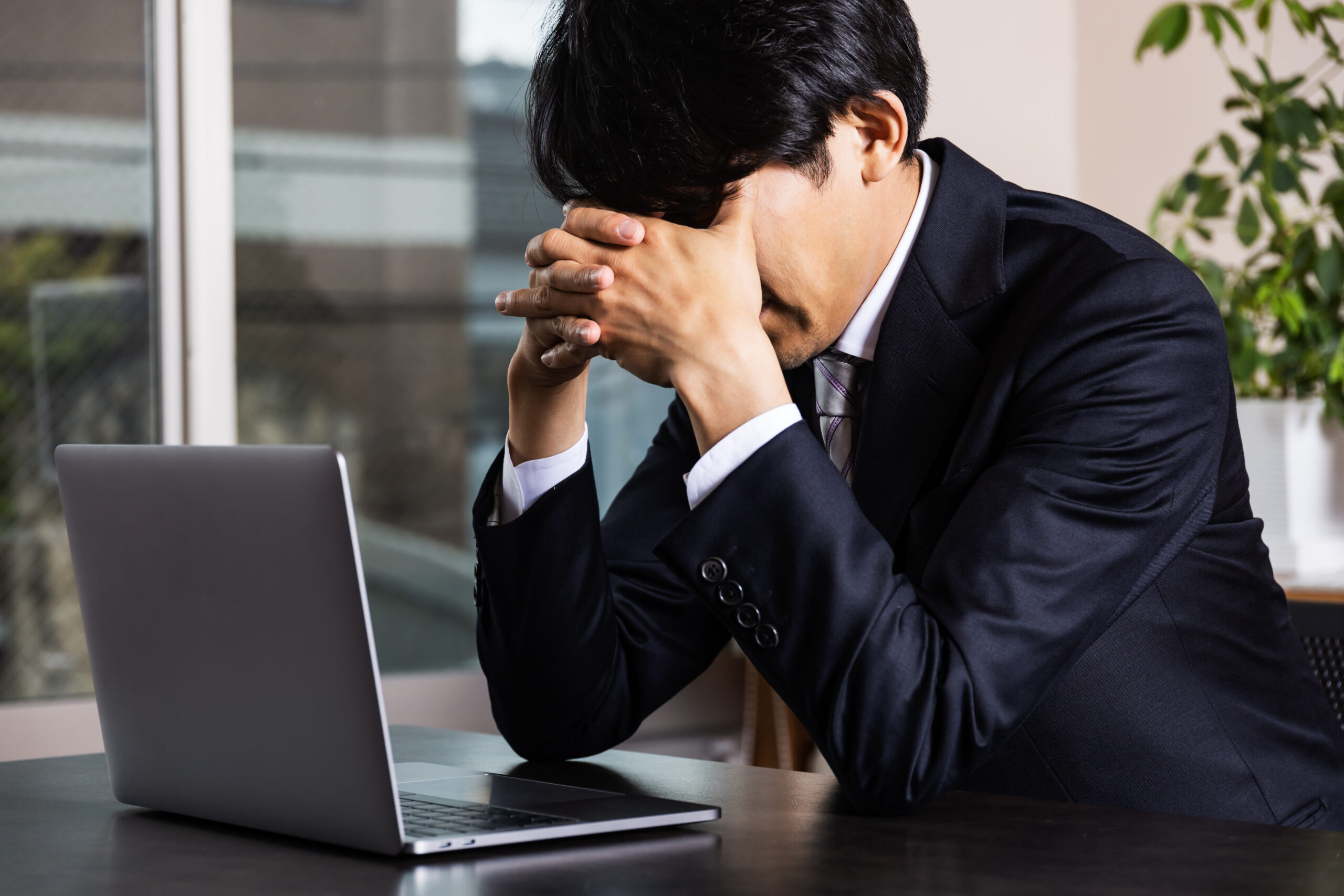 外国人対応を「○○さん任せ」にしていませんか？繁忙期前に管理者・責任者が見直したい3つのポイント